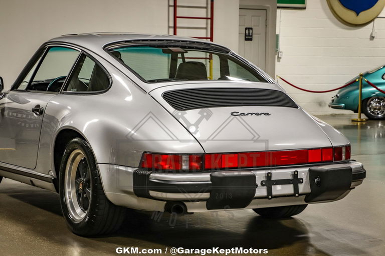 Porsche 911 Carrera 3.2 (US)