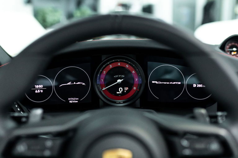 Porsche 992 Carrera 4 GTS