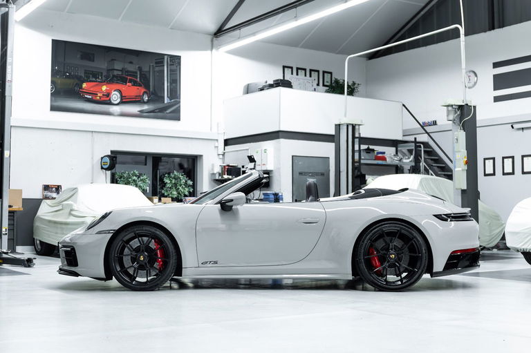 Porsche 992 Carrera 4 GTS