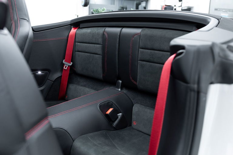 Porsche 992 Carrera 4 GTS