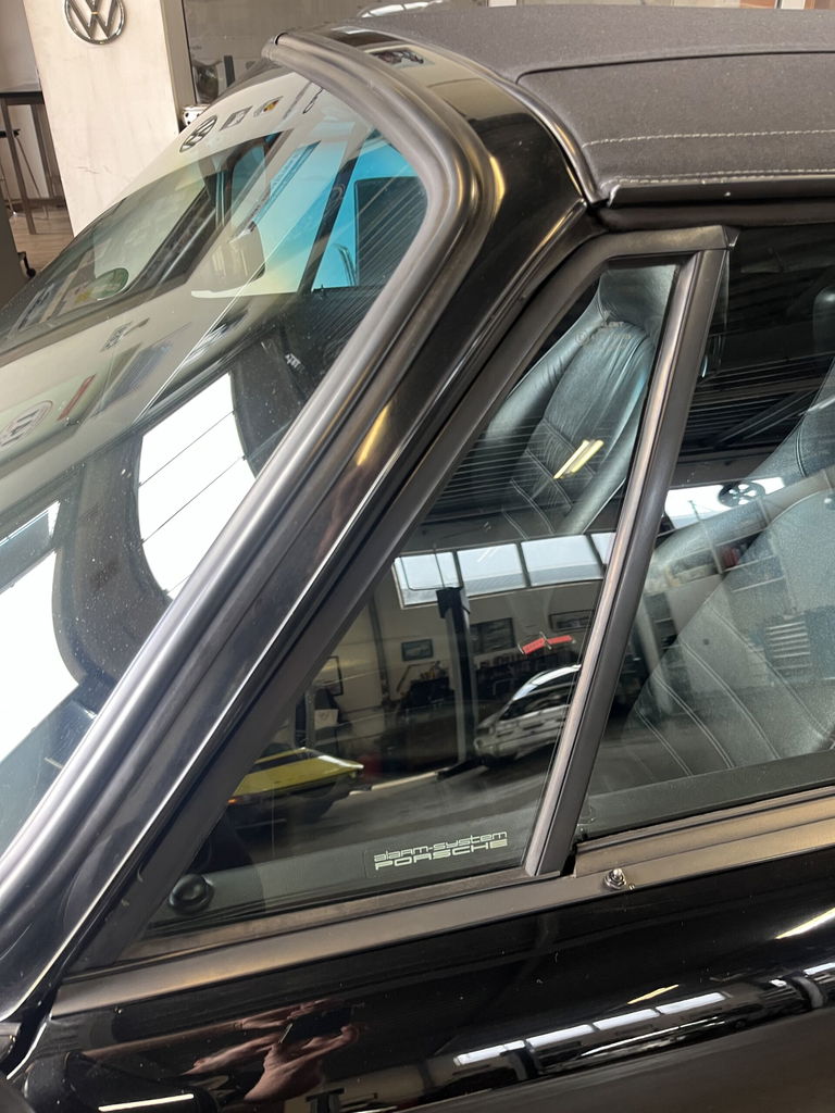 Porsche 911 Turbo 3.3 (US)