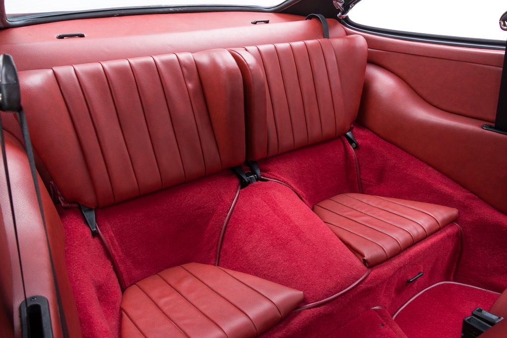 Porsche 911 Carrera (US)