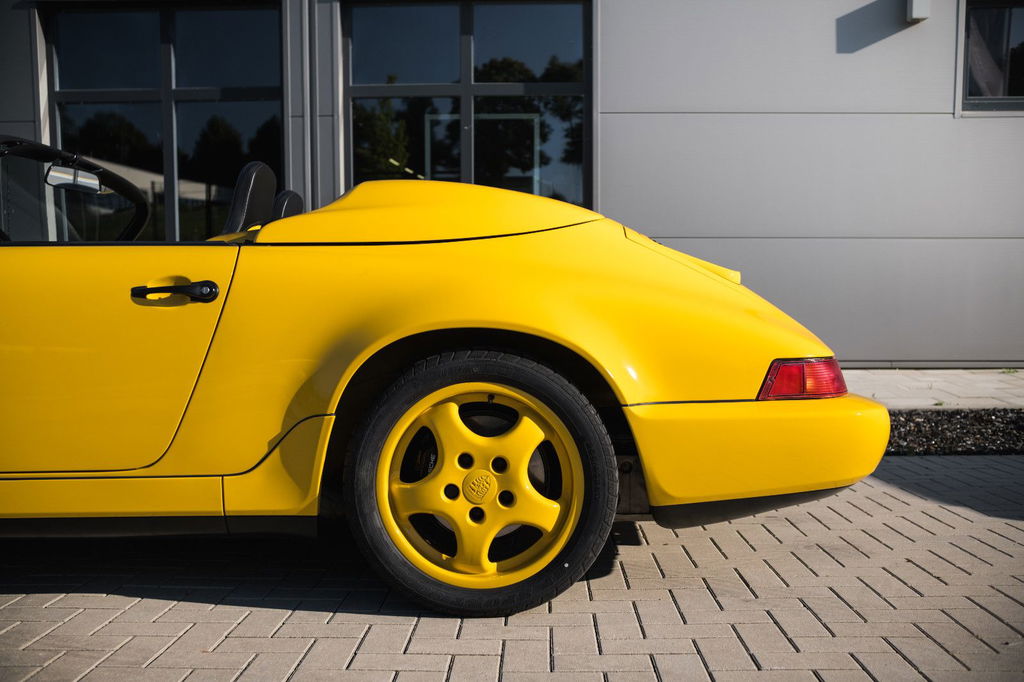 Porsche 964 Carrera 2 Speedster