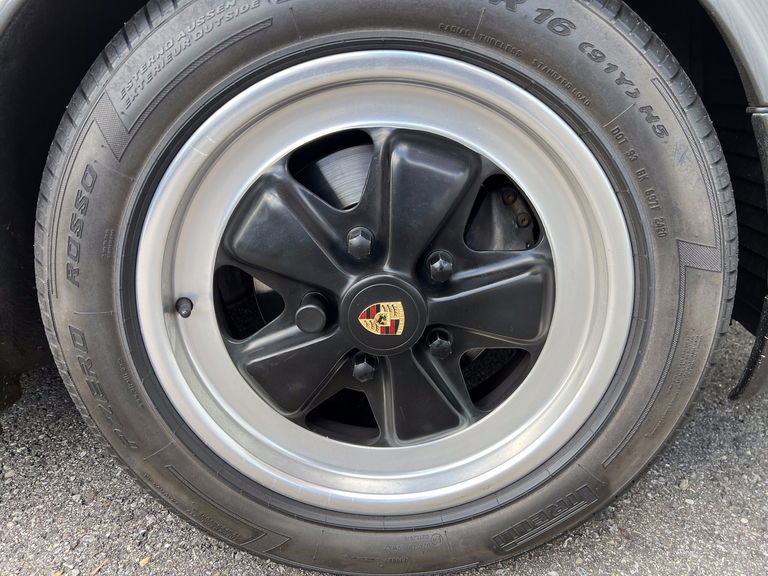 Porsche 911 Carrera 3.2