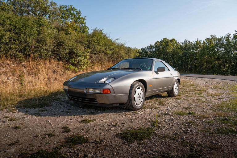 Porsche 928 S4
