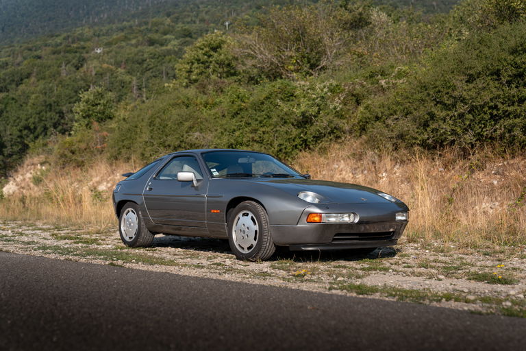 Porsche 928 S4