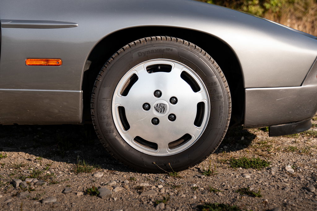 Porsche 928 S4