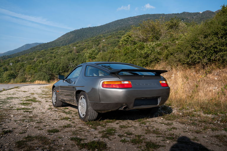 Porsche 928 S4