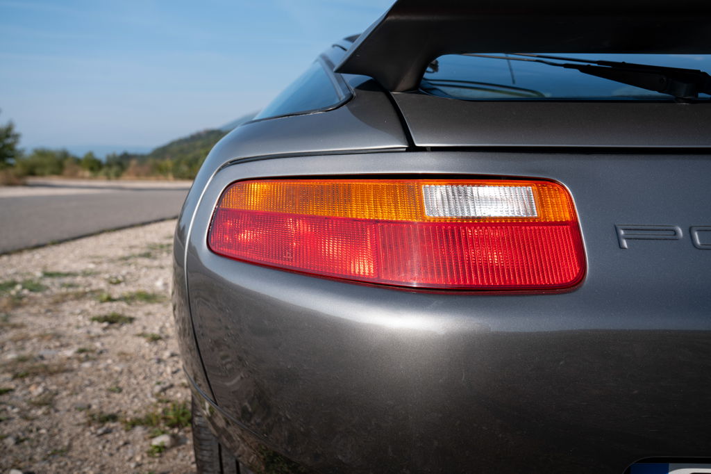 Porsche 928 S4