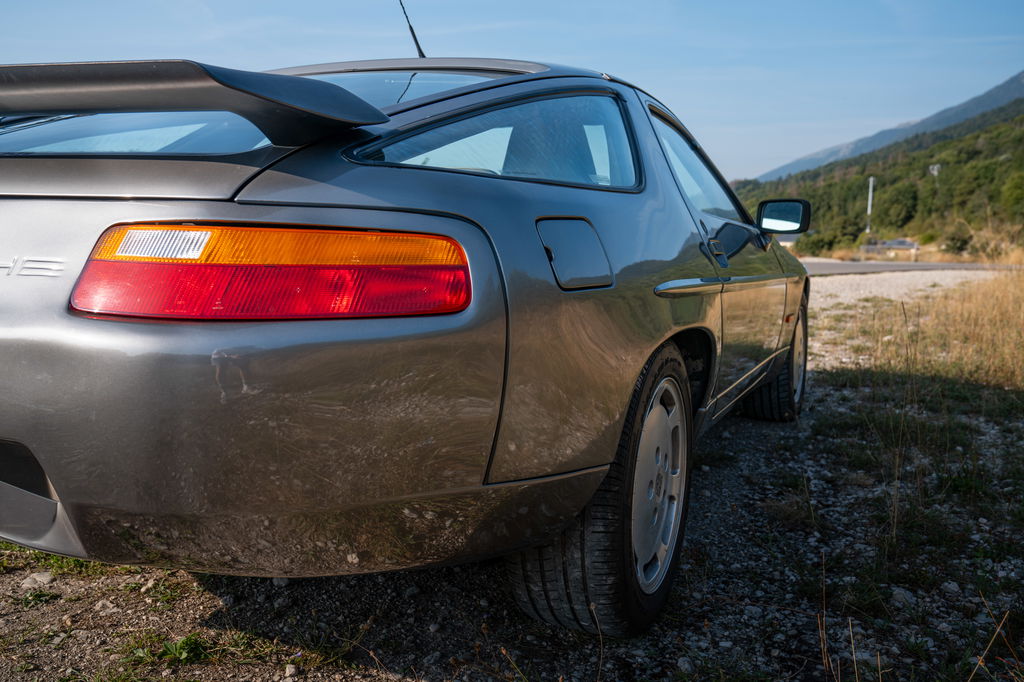 Porsche 928 S4
