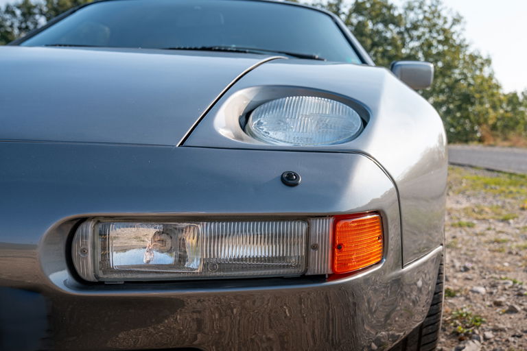 Porsche 928 S4