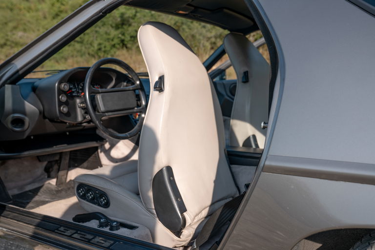 Porsche 928 S4