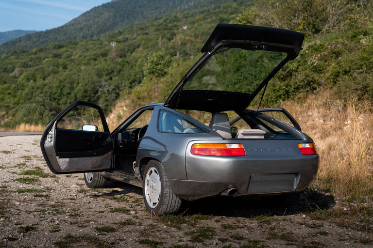 Porsche 928 S4