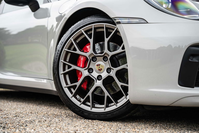 Porsche 992 Carrera 4S