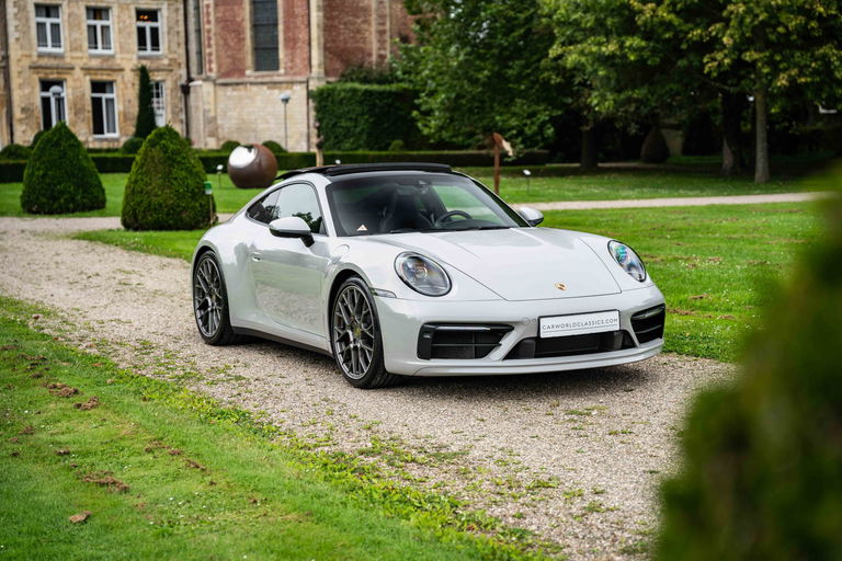 Porsche 992 Carrera 4S