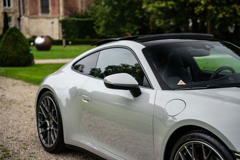 Porsche 992 Carrera 4S