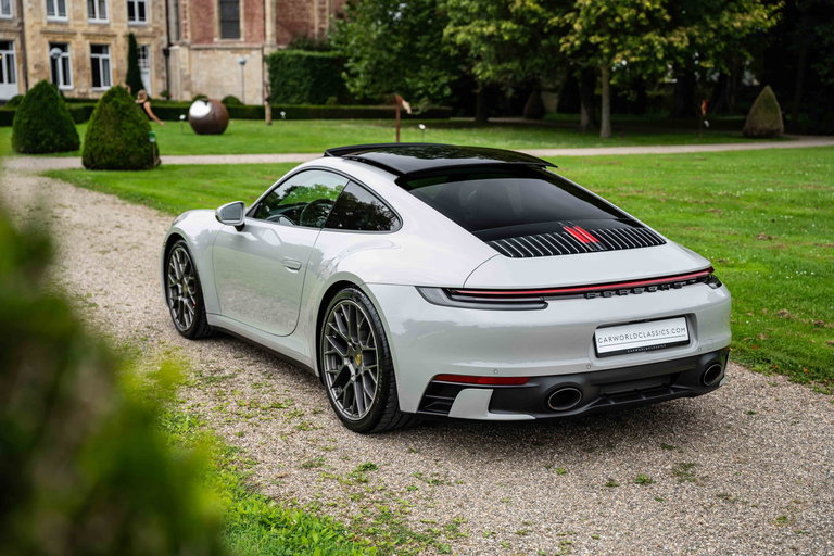 Porsche 992 Carrera 4S