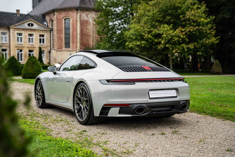 Porsche 992 Carrera 4S