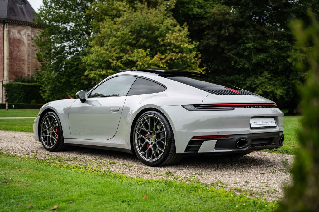 Porsche 992 Carrera 4S