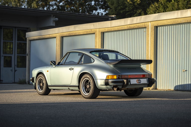 Porsche 911 Carrera 3.2