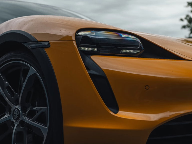 Porsche Taycan 4 Cross Turismo