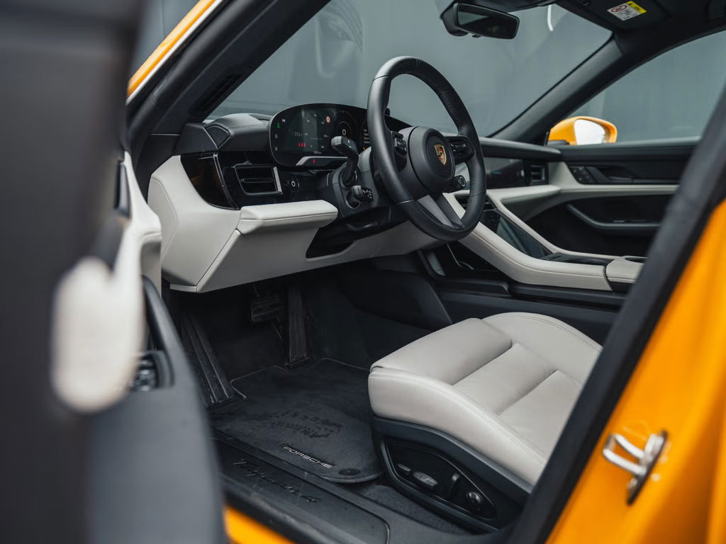 Porsche Taycan 4 Cross Turismo