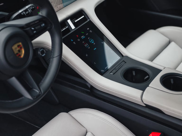 Porsche Taycan 4 Cross Turismo