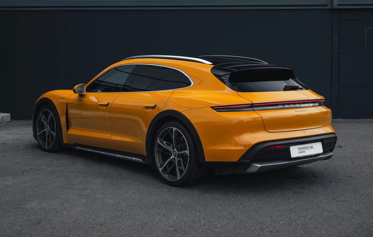 Porsche Taycan 4 Cross Turismo