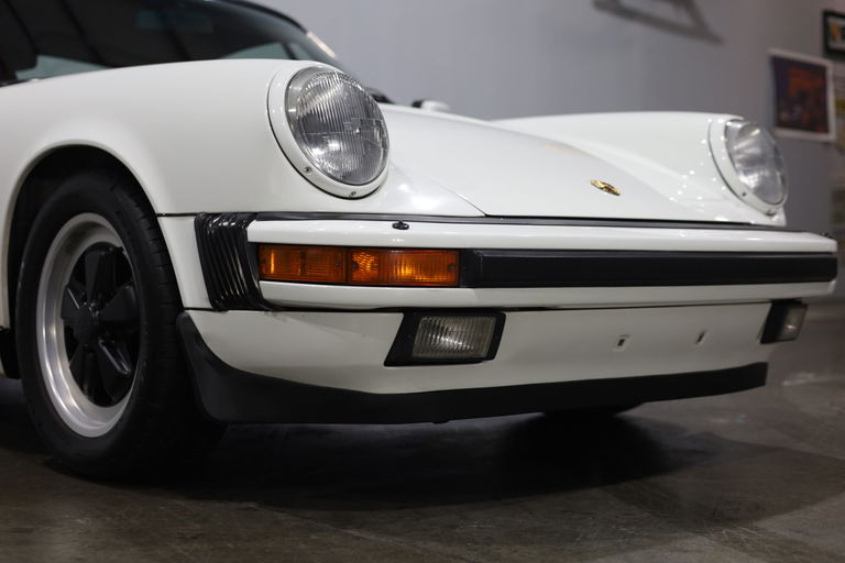 Porsche 911 Carrera 3.2 (US)