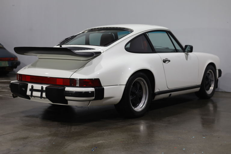 Porsche 911 Carrera 3.2 (US)
