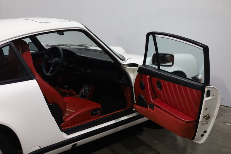 Porsche 911 Carrera 3.2 (US)