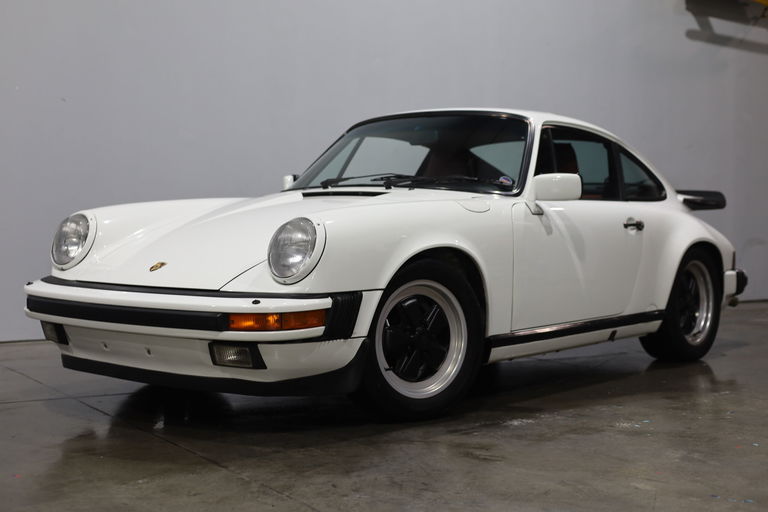 Porsche 911 Carrera 3.2 (US)