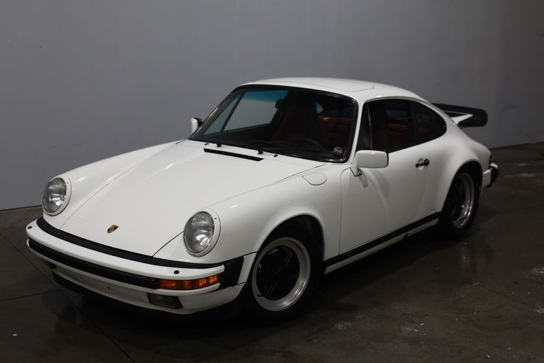 Porsche 911 Carrera 3.2 (US)