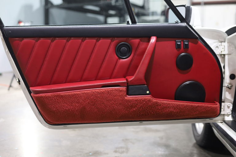 Porsche 911 Carrera 3.2 (US)