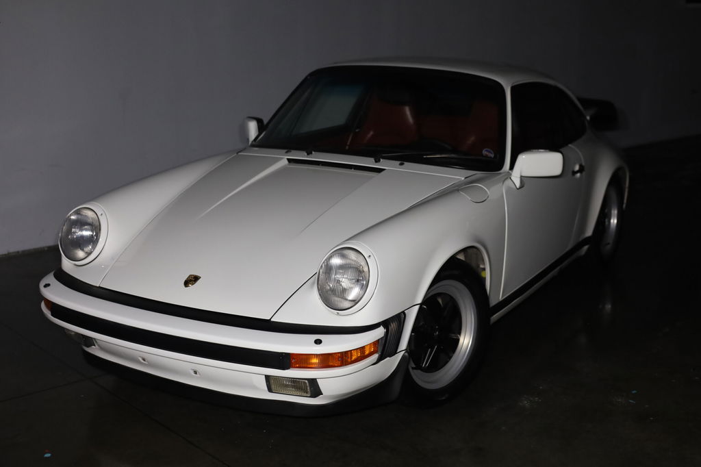 Porsche 911 Carrera 3.2 (US)
