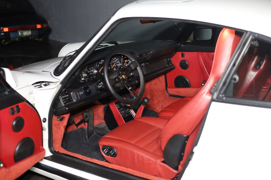 Porsche 911 Carrera 3.2 (US)