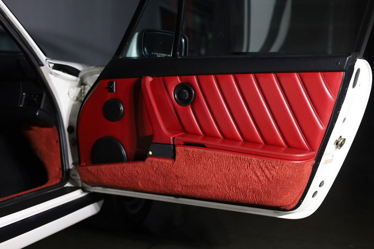 Porsche 911 Carrera 3.2 (US)