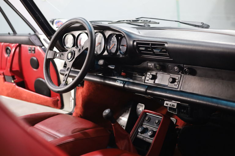 Porsche 911 Carrera 3.2 (US)