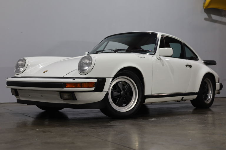Porsche 911 Carrera 3.2 (US)