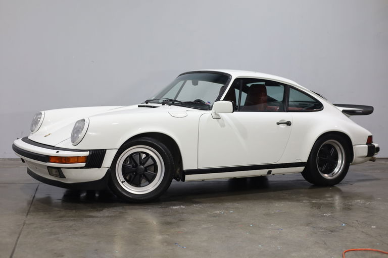 Porsche 911 Carrera 3.2 (US)