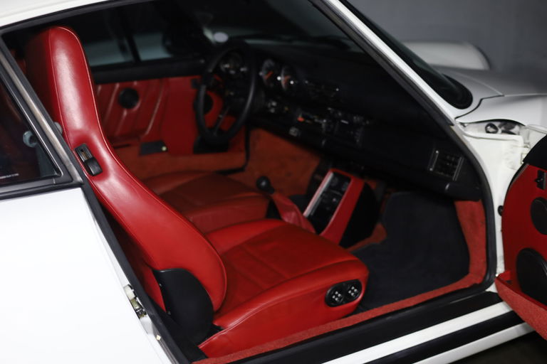 Porsche 911 Carrera 3.2 (US)