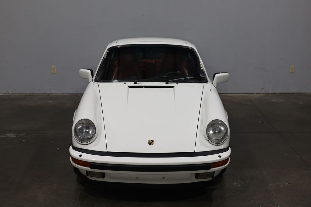 Porsche 911 Carrera 3.2 (US)