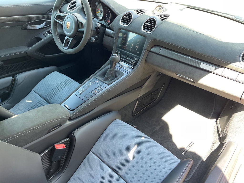 Porsche 718 Spyder RS