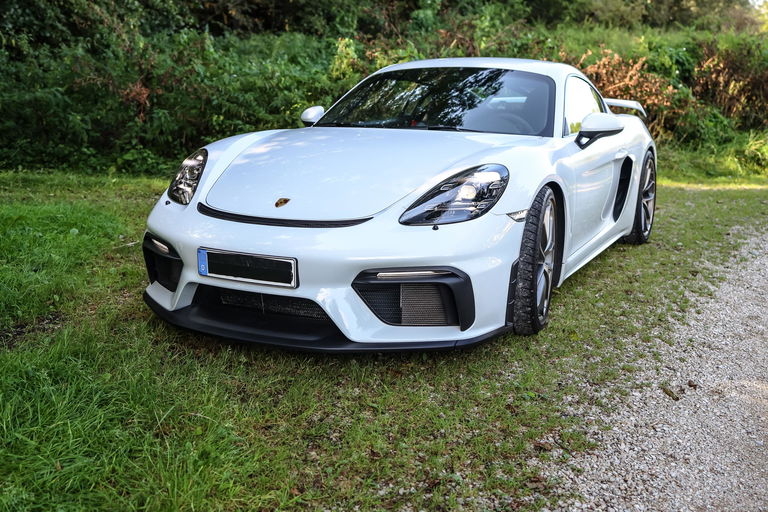 Porsche 718 Cayman GT4