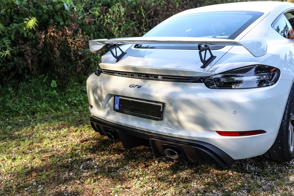 Porsche 718 Cayman GT4