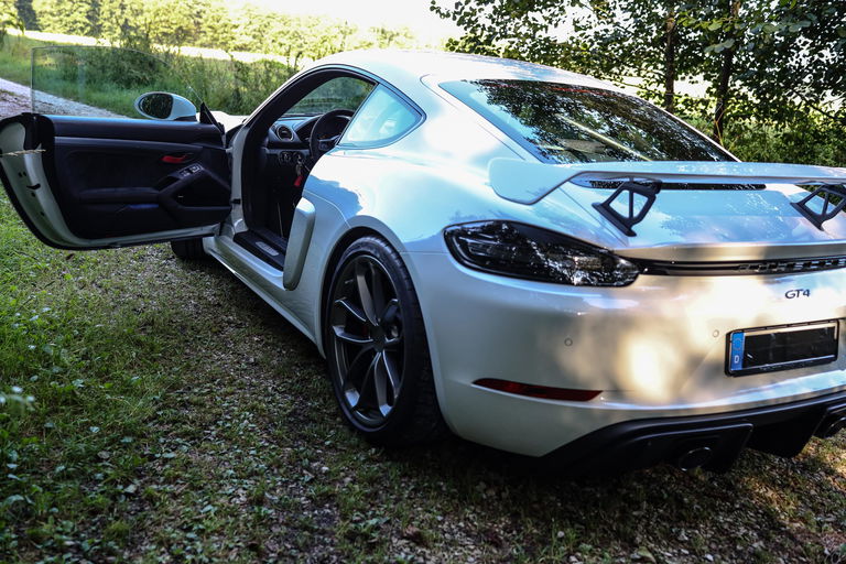 Porsche 718 Cayman GT4