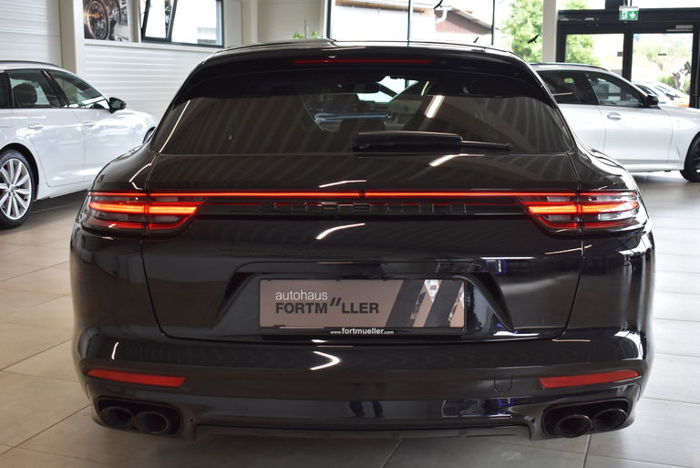 Porsche Panamera 4 E-Hybrid