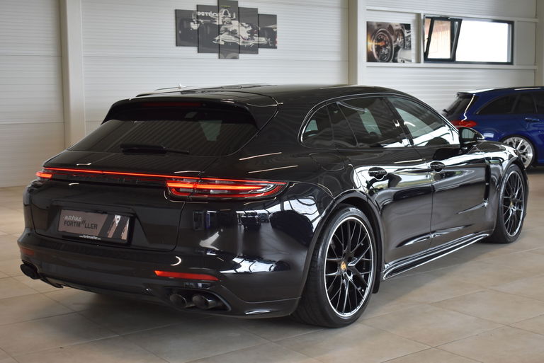 Porsche Panamera 4 E-Hybrid