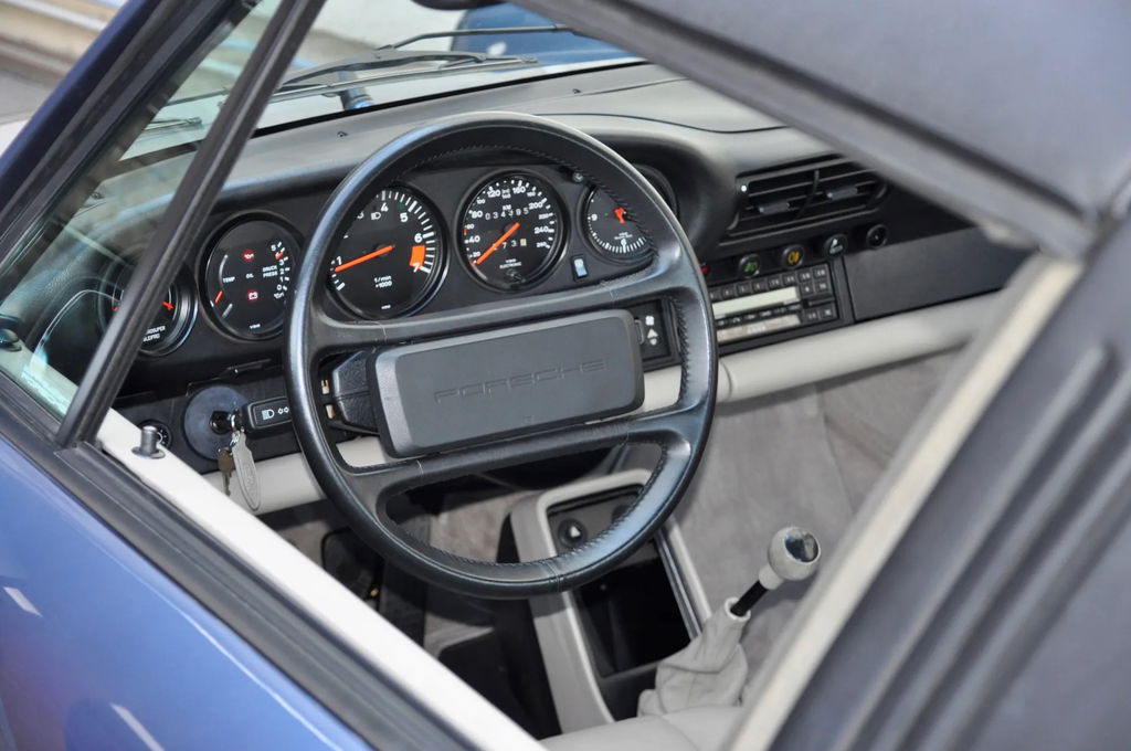 Porsche 911 Carrera 3.2