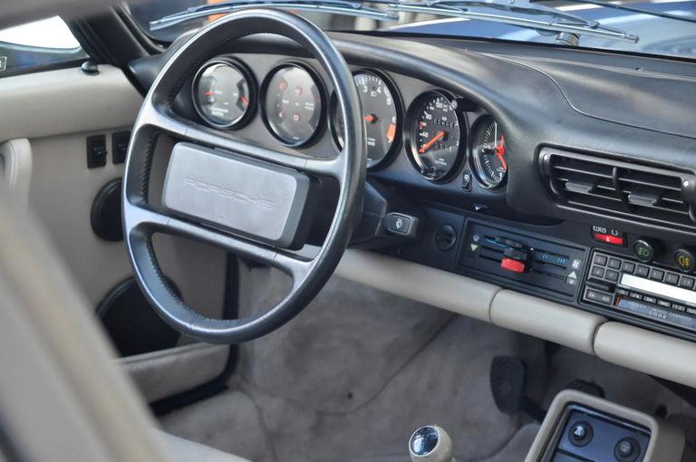 Porsche 911 Carrera 3.2